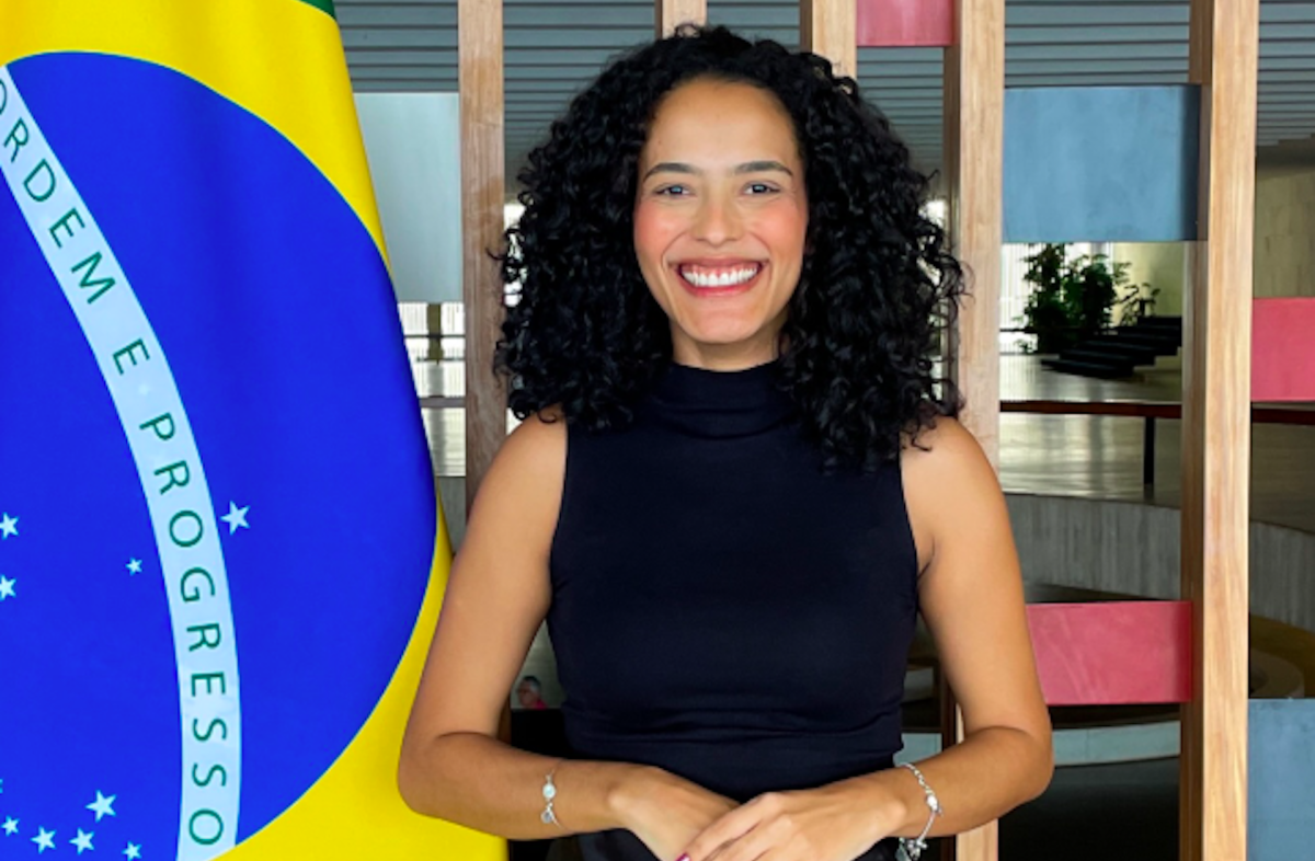 Justiça marca julgamento de servidora exonerada após contestação em banca racial do Itamaraty